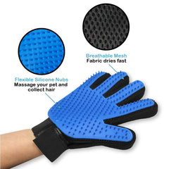 Pets First grooming glove wet-use demonstrates effective fur removal during bath time