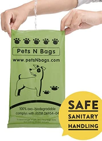 Pets N Bags easy tear off design shown for quick detachment.