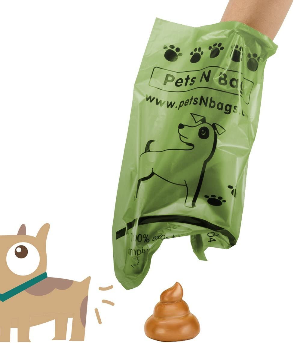 Pets N Bags water-resistant coating reduces odor and leaks.