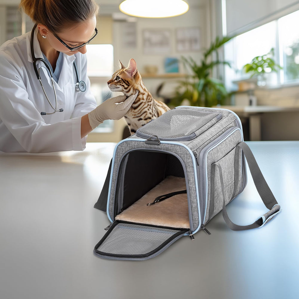 Petsfit washable removable plush pad makes cleaning simple.
