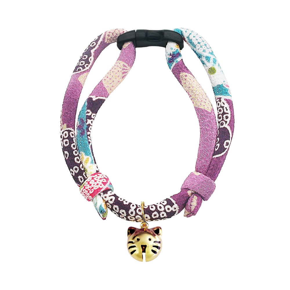PetSoKoo kitty-face-bell collar for cats, adds playful charm while staying secure.