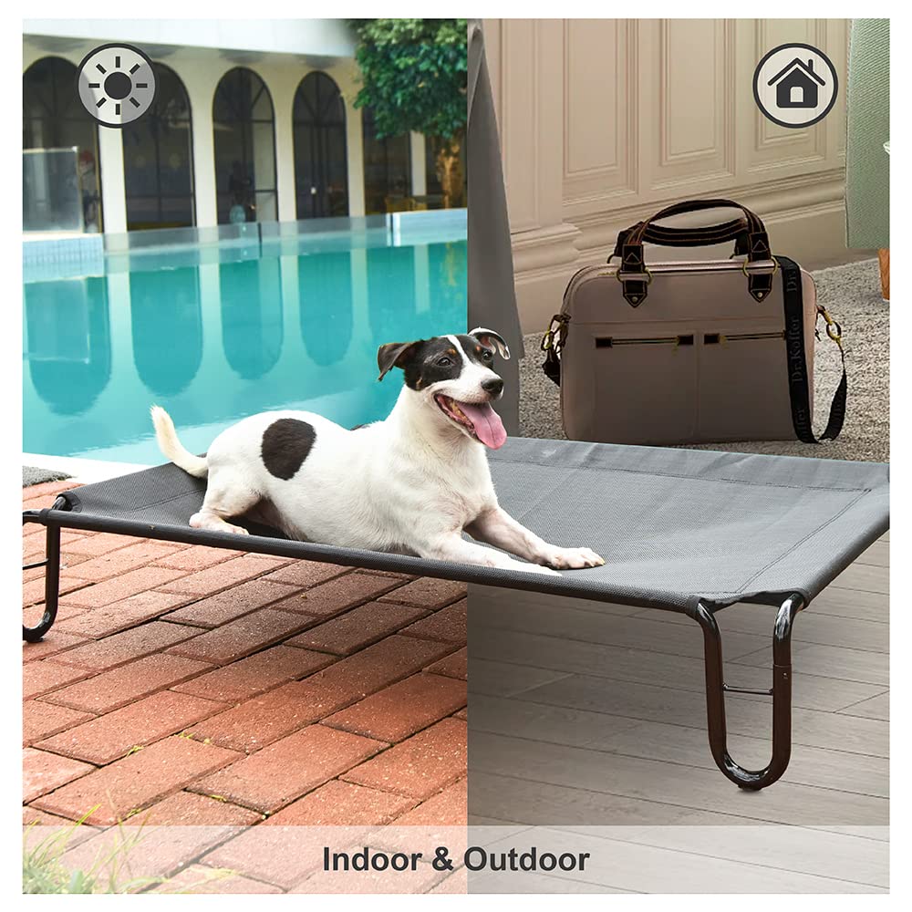 Pettycare skid-resistant feet reduce movement during lounging.