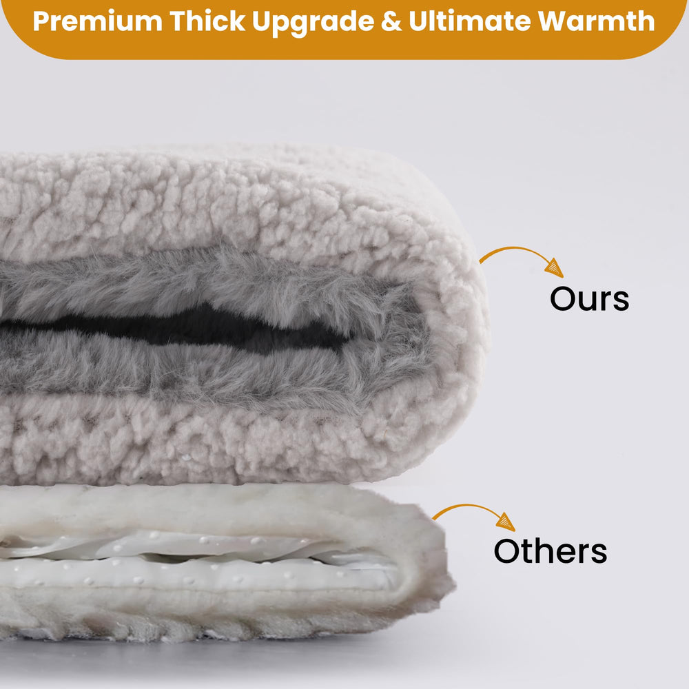 Petvolve self-warming cat bed – heat-reflective layer captures body heat, preserves warmth.