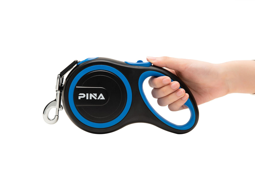 Pina retractable leash includes collapsible water bowl for outdoor moments
