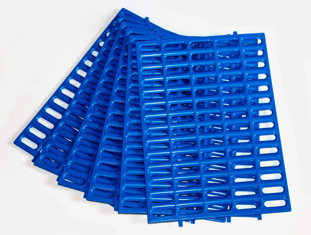 Planet Rabbit rabbit cage resting mat blue front-view shows cushioned surface and foot protection