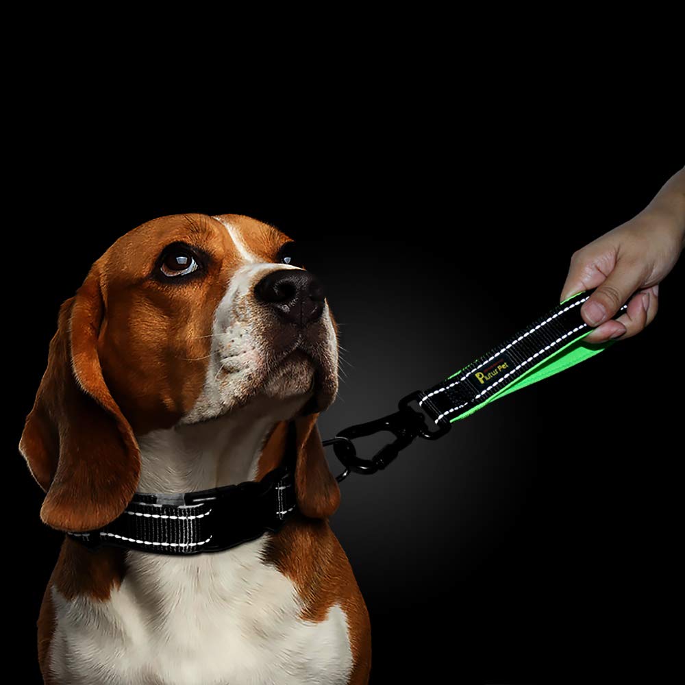 PLUTUS PET short leash features reflective stitching for night visibility.