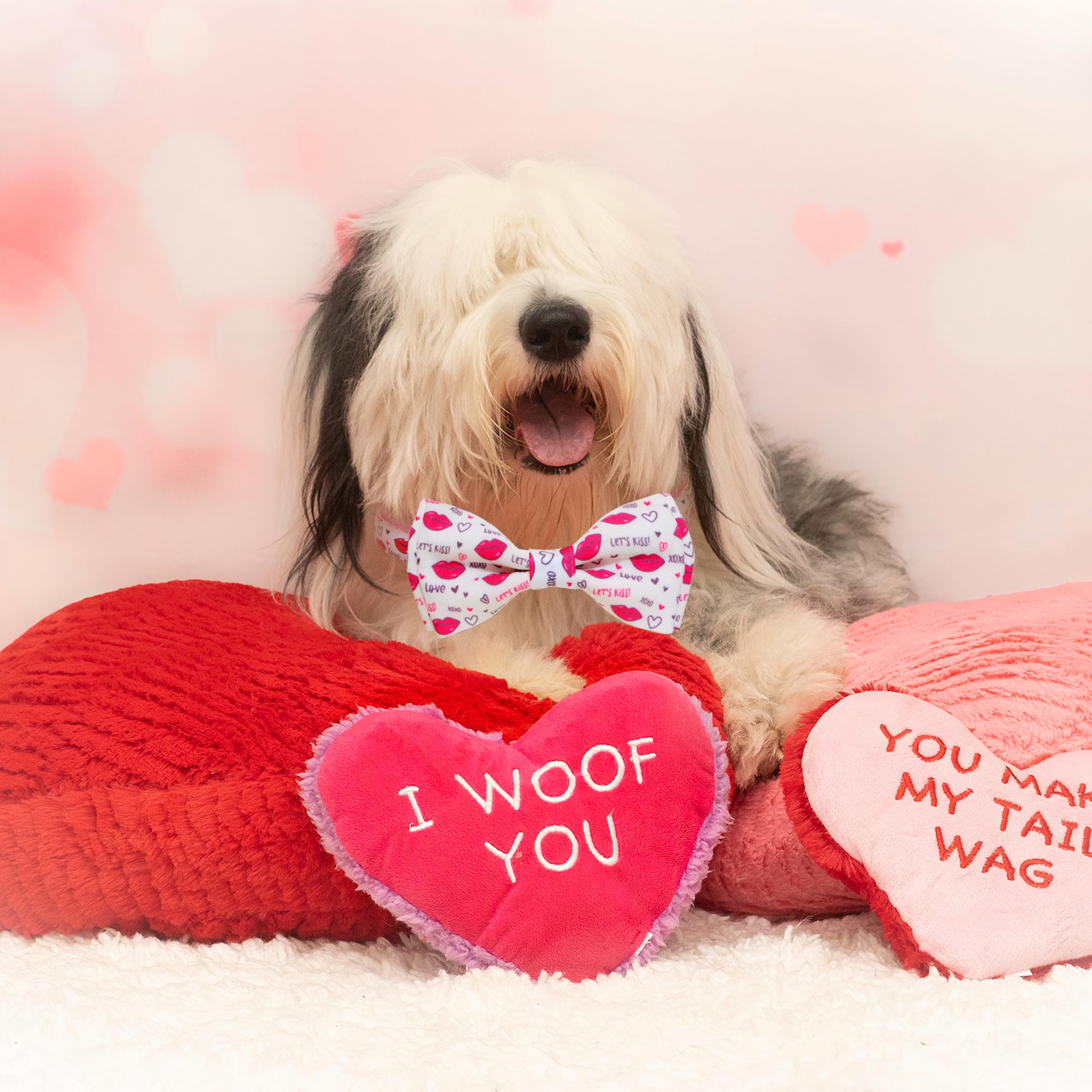 Pohshido pink Valentine pattern highlights holiday style