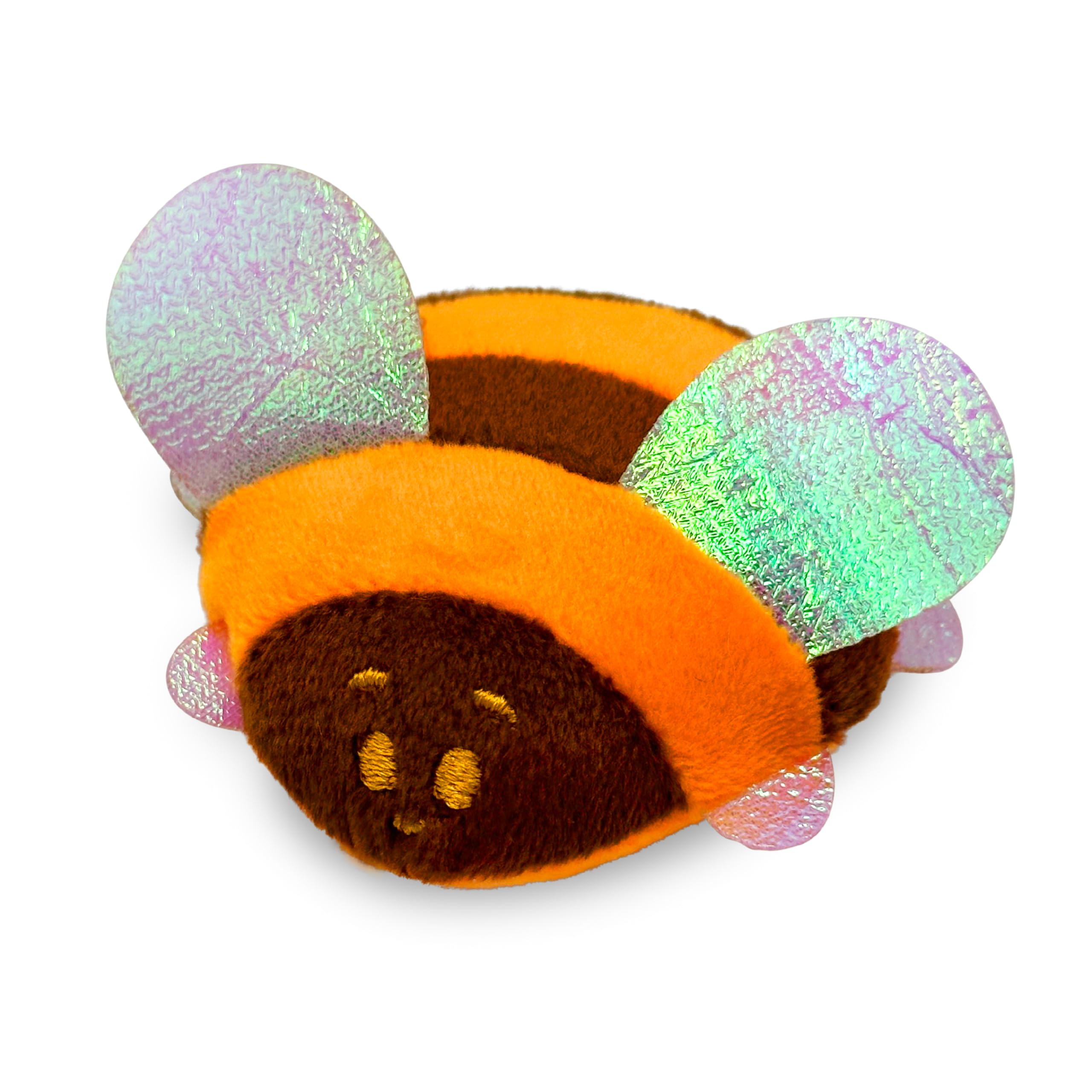 Pounce & Purr spot-cleanable materials simplify care.