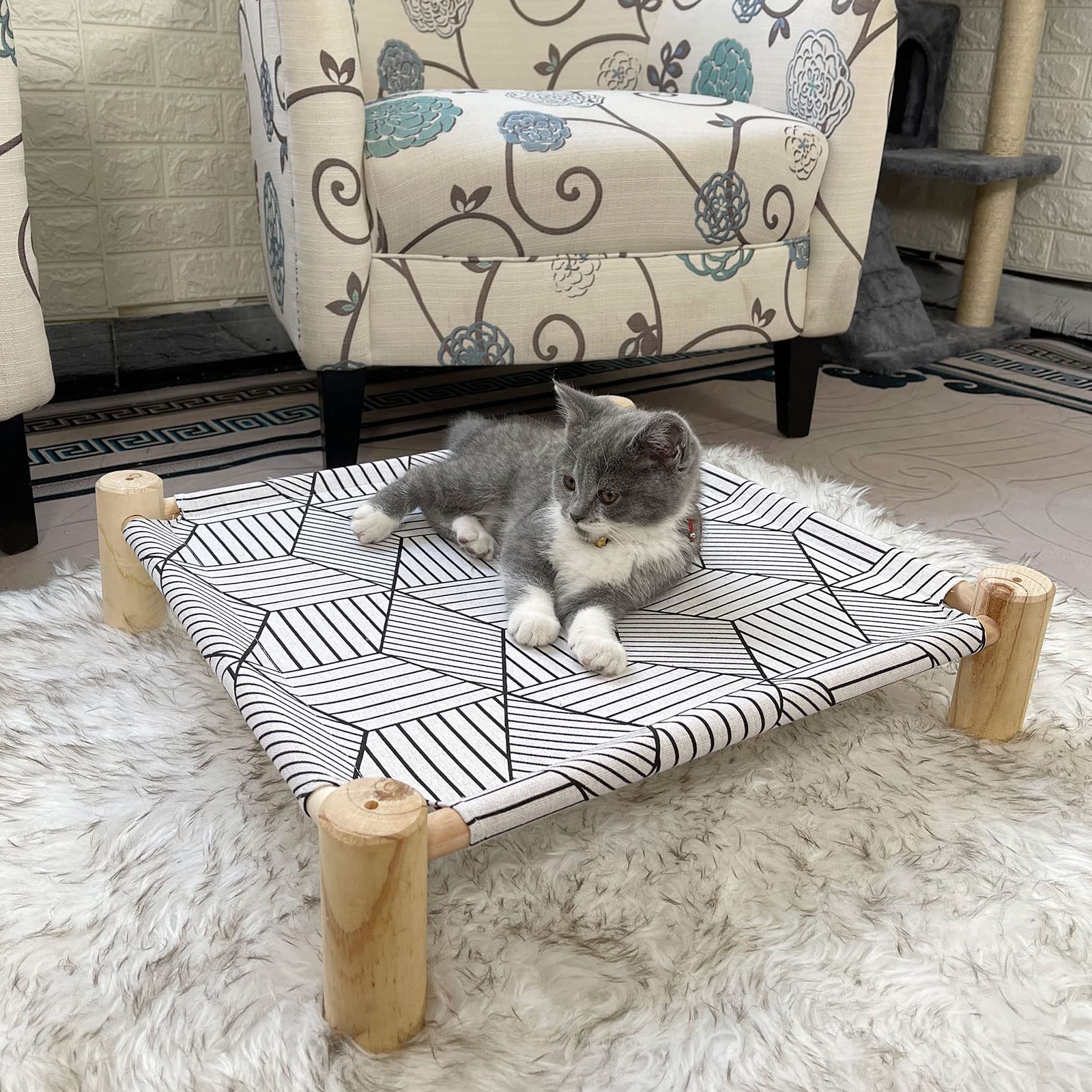 Pozico white diamond fabric showcases versatile indoor and outdoor use for cats and dogs.