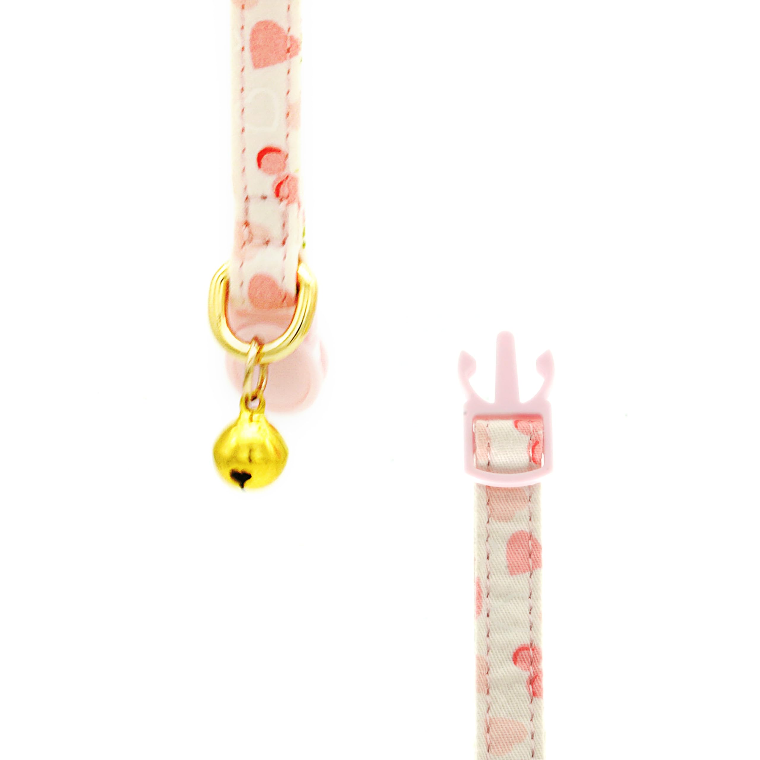 Prazcci cat collar with jingle bell for audible charm and safe identification.