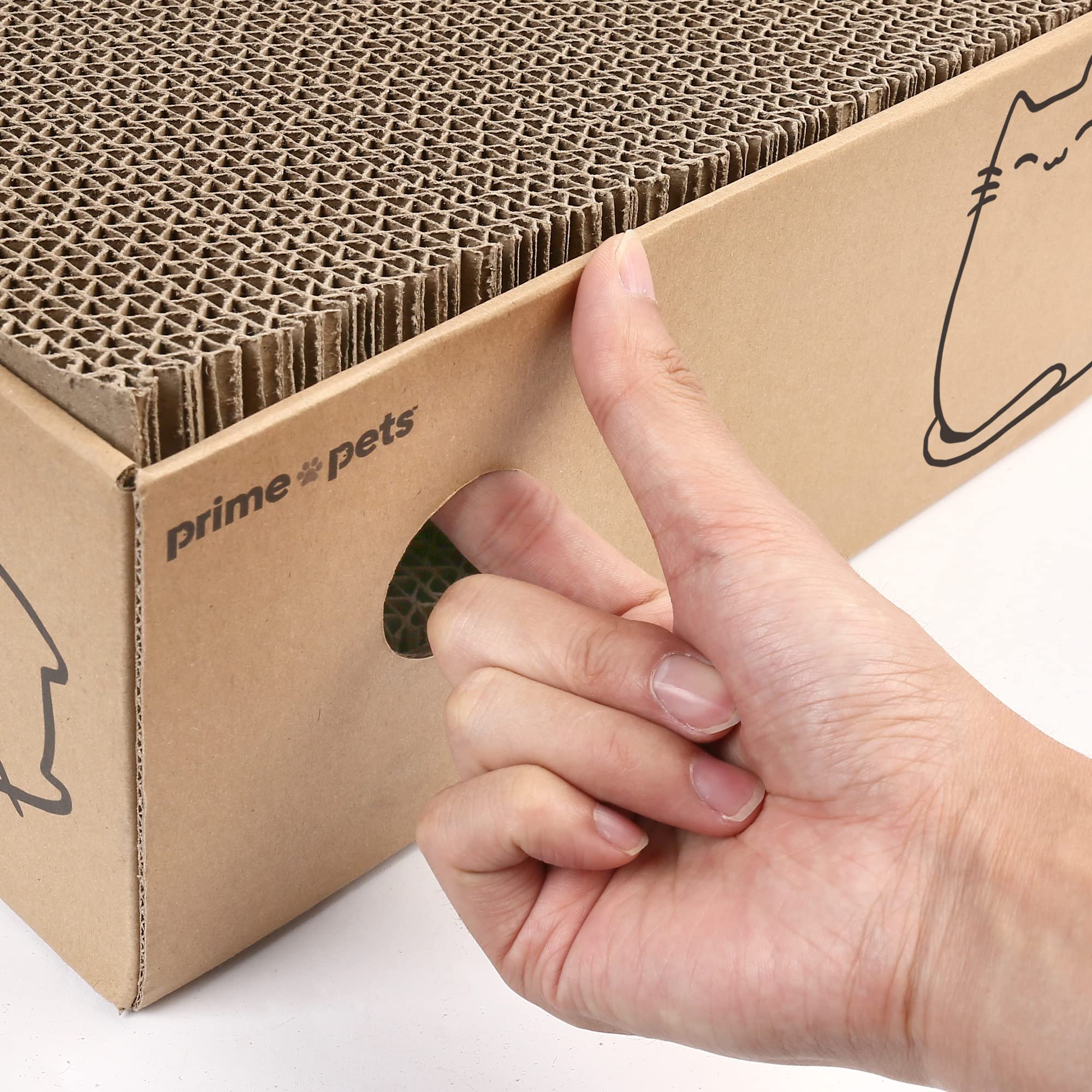 PrimePets-catnip-pack attracts cats to the scratcher for focused play