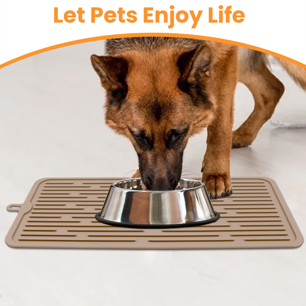 Ptlom Pet Placemat food-grade silicone provides safe, durable dining surface.