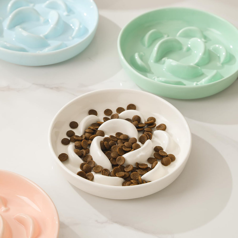 PTOBER pastel ivory dining setup supports balanced, relaxed feeding sessions.