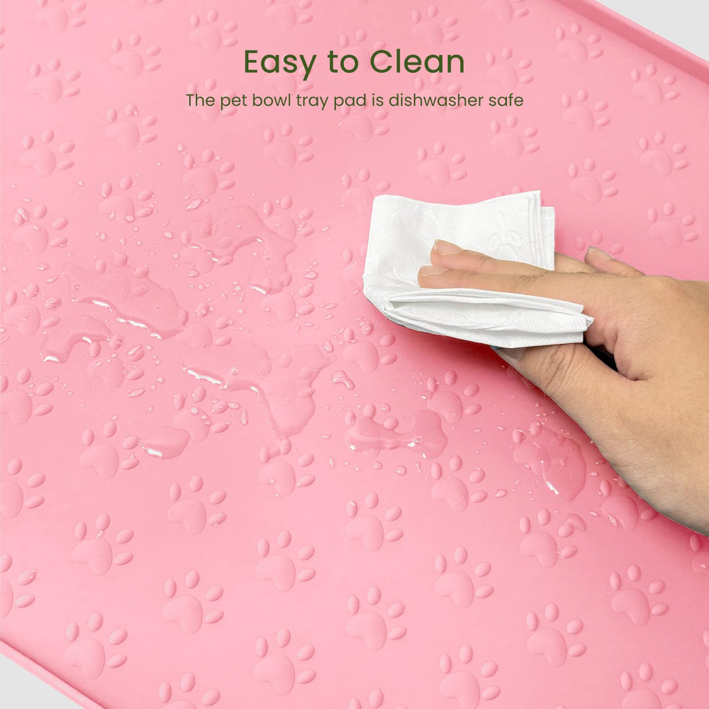 PWTAA roll-up storage pet mat saves space when traveling.