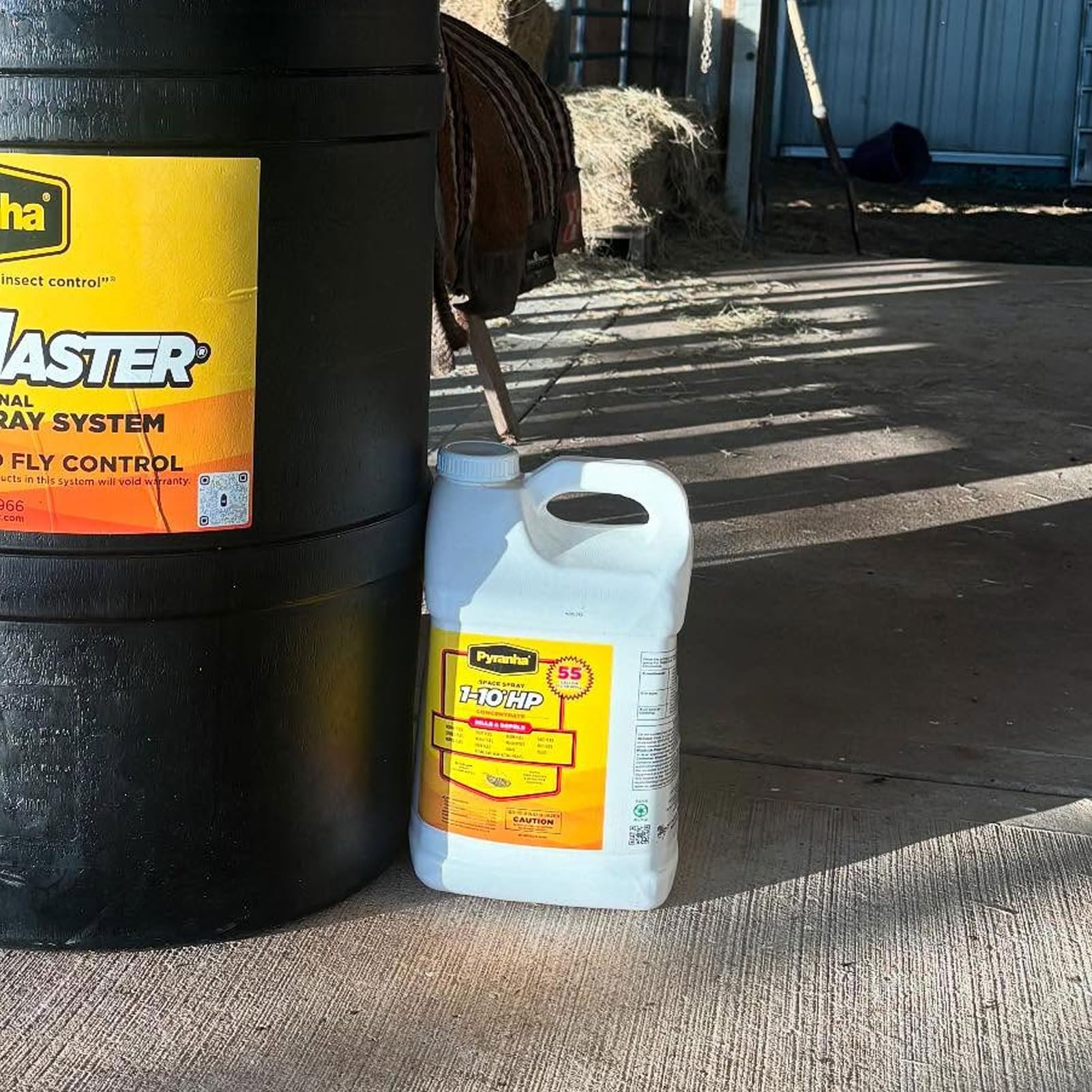 Pyranha 1-10 HP concentrate in automatic spray system at work