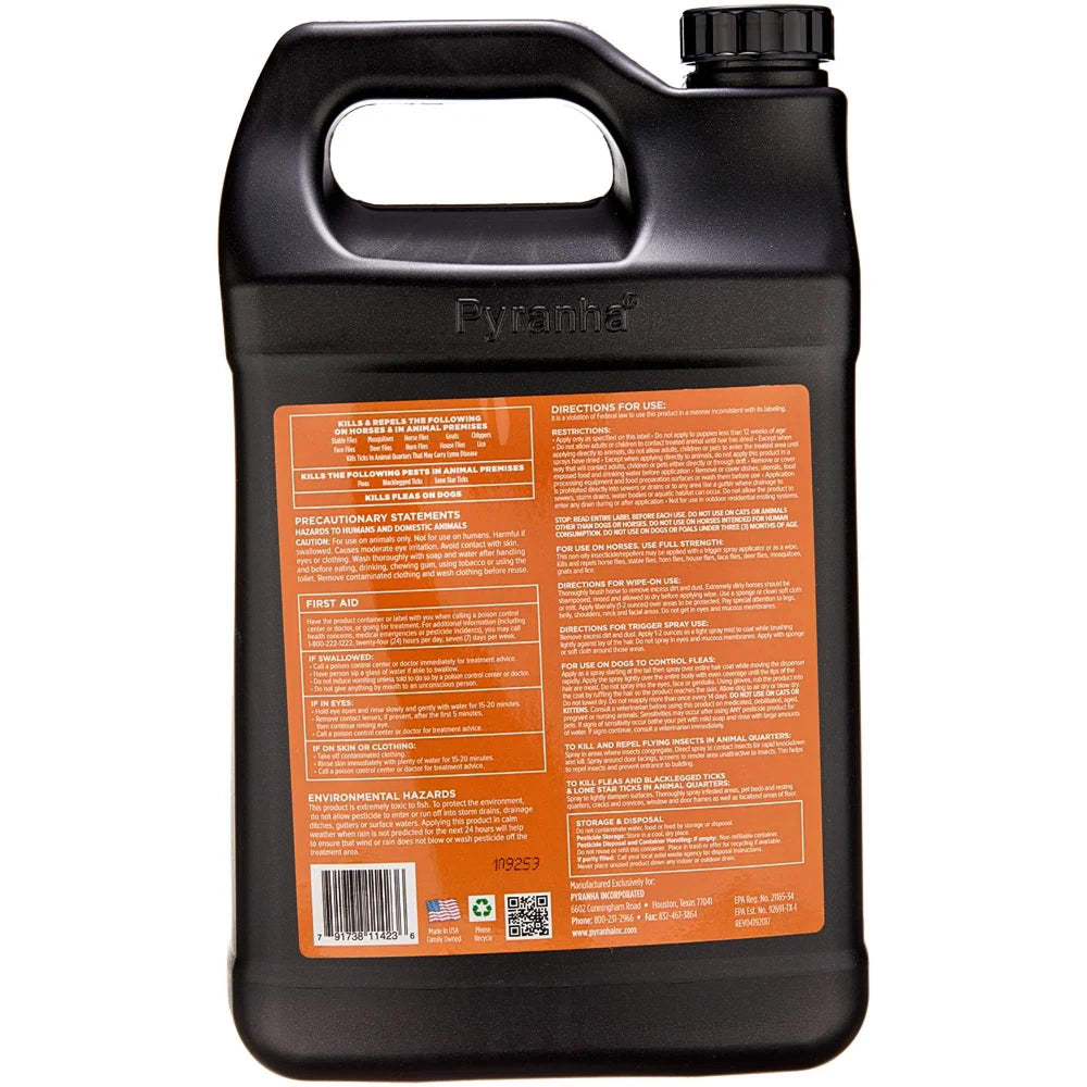 Pyranha Nulli-Fly application on a horse, quick-drying, citronella-scented protection.