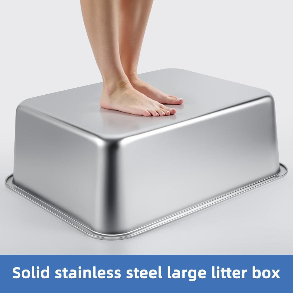 Qaestfy litter box base stability demonstrates a weighted flat-bottom that resists sliding.