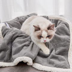 Qeils sherpa fleece blanket detail with plush texture for warm cat naps