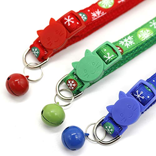 QKURT 3-pack green snowflake Xmas pet collar with easy-on buckle for quick fitting.