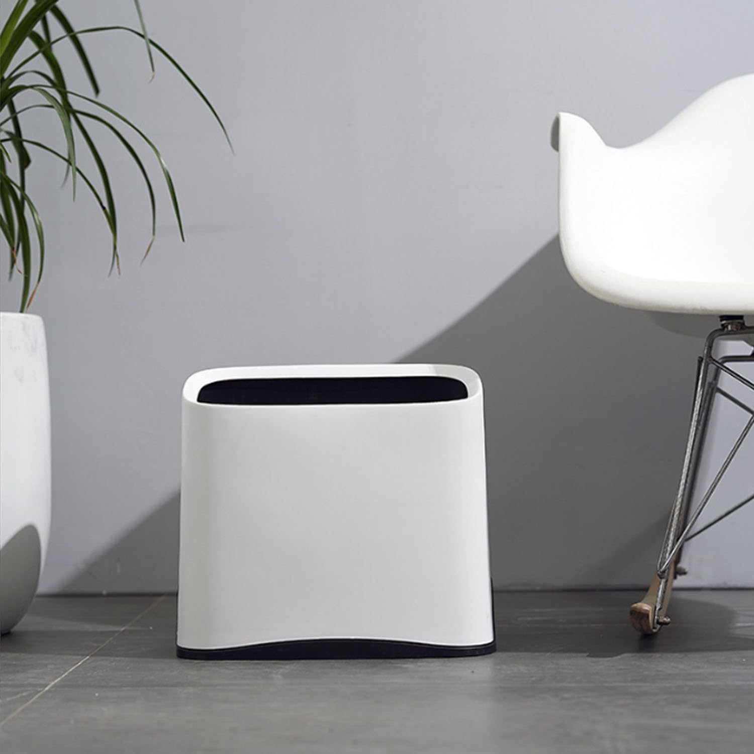 QPOIBSD scoop holder with bag over design for tidy waste containment.