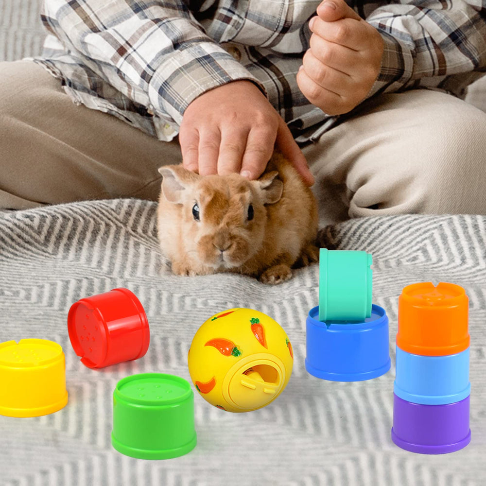 QTYWACYQ yellow snack ball paired with cups for playful interaction and exploration