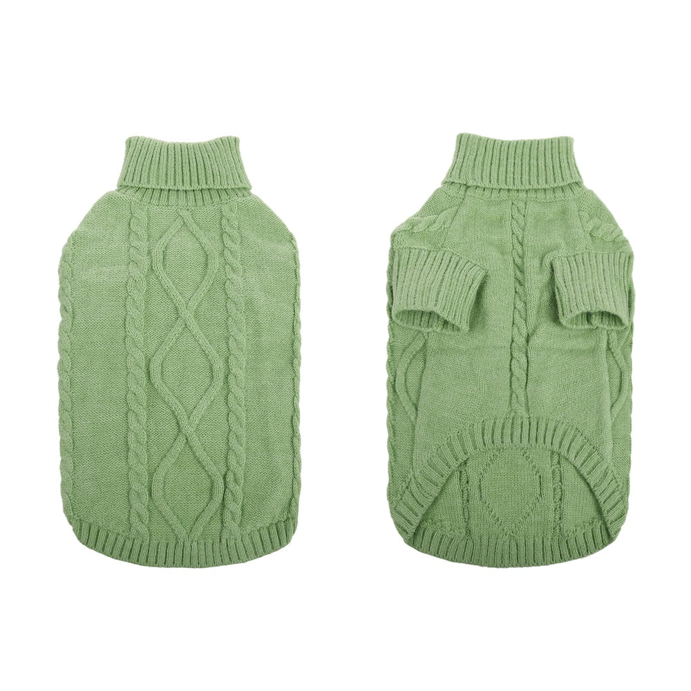 Queenmore knit-detail-cable close-up highlights durable texture and soft touch.