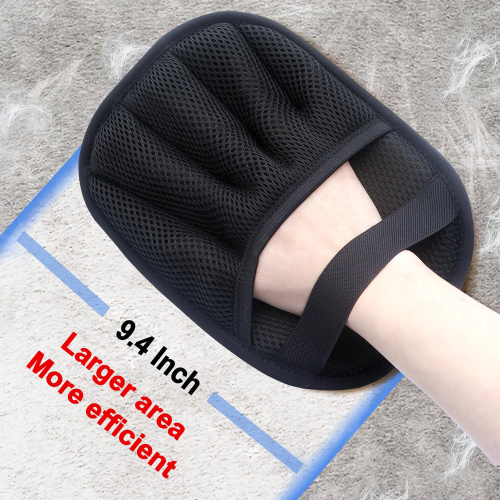 QVJFZUD pet hair removal glove hair-roll demonstrates tidy disposal for quick cleanup.