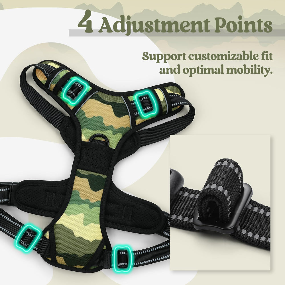 Rabbitgoo Green Mountain chest-clip closeup demonstrates training-friendly control and adjustable fit.