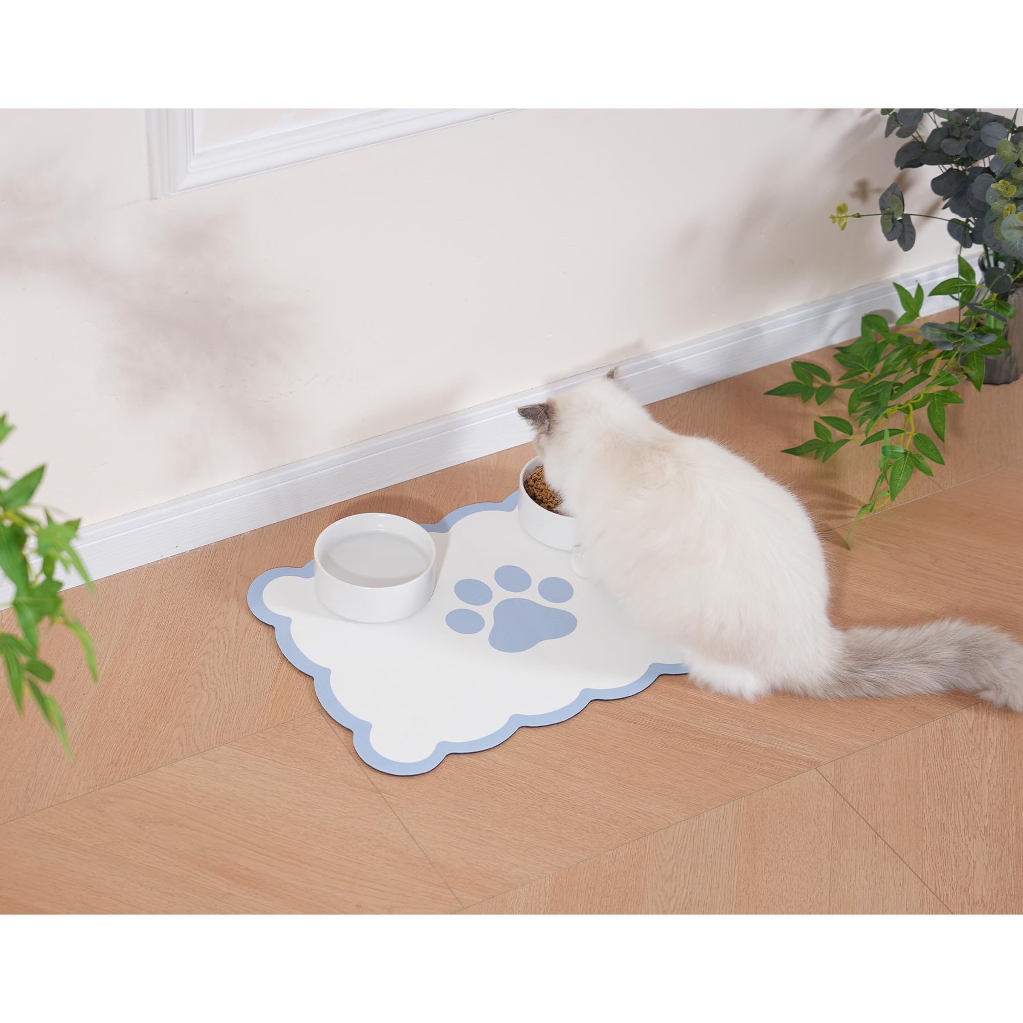 Ralxion scalloped-dog-feeding-mat rubber-back-grip prevents slipping.