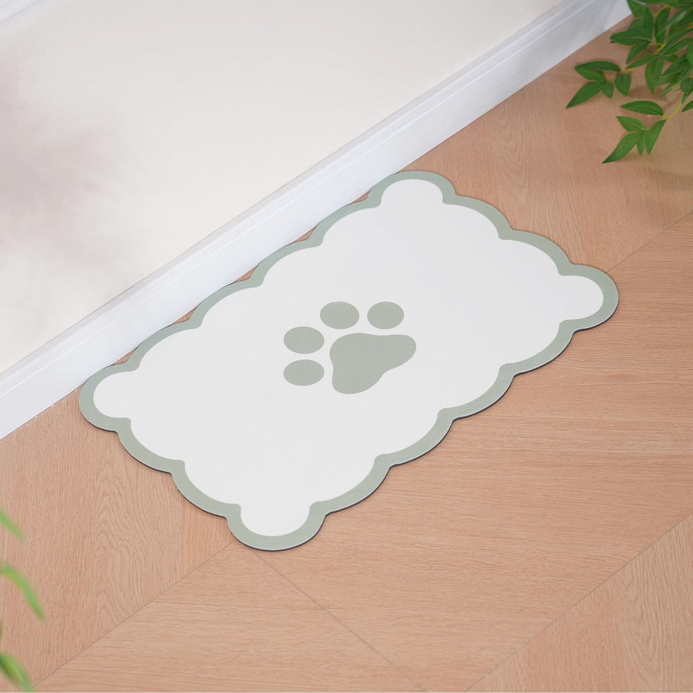Ralxion scalloped mat with water bowl setup—non-slip backing helps prevent spills.