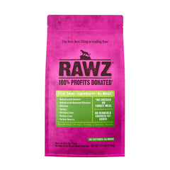 Rawzreg meal-free dry cat food with dehydrated chicken pieces promotes easy digestion.