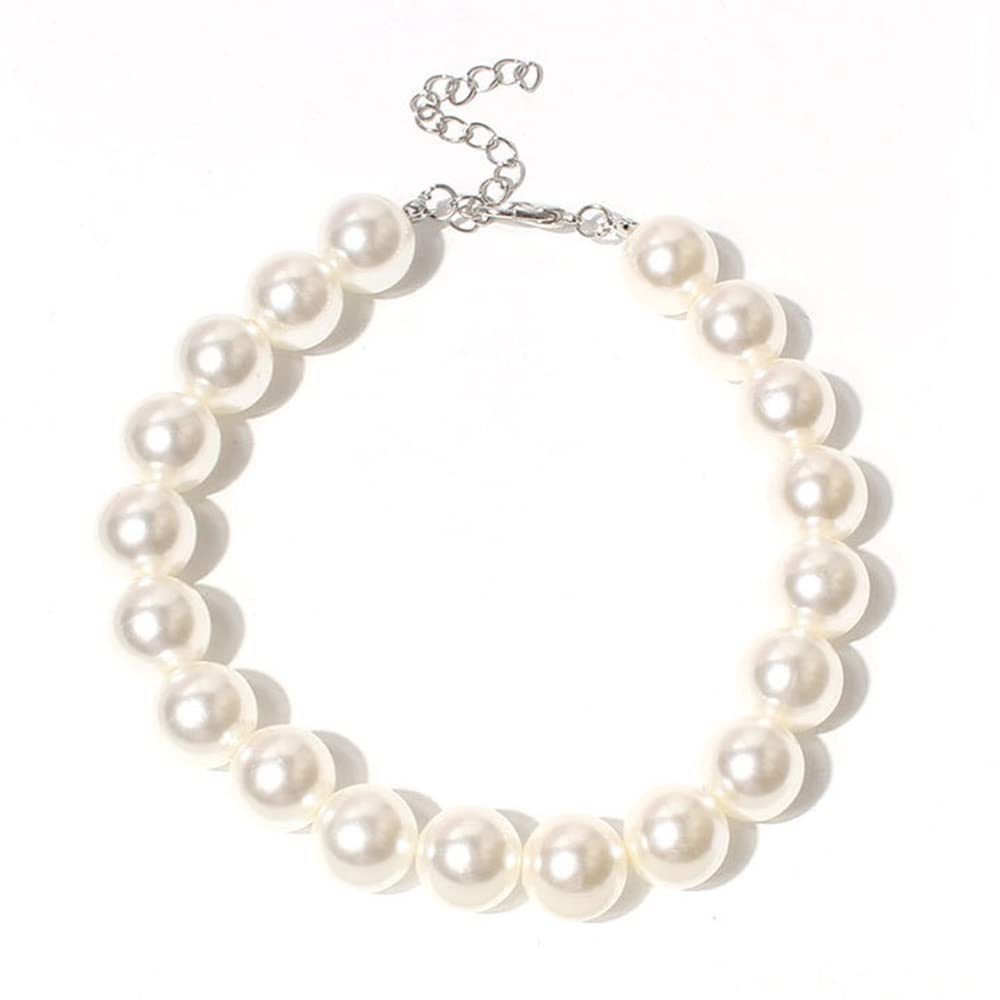 RayMinsino adorable pet pearl collar front view highlighting elegant everyday wear.
