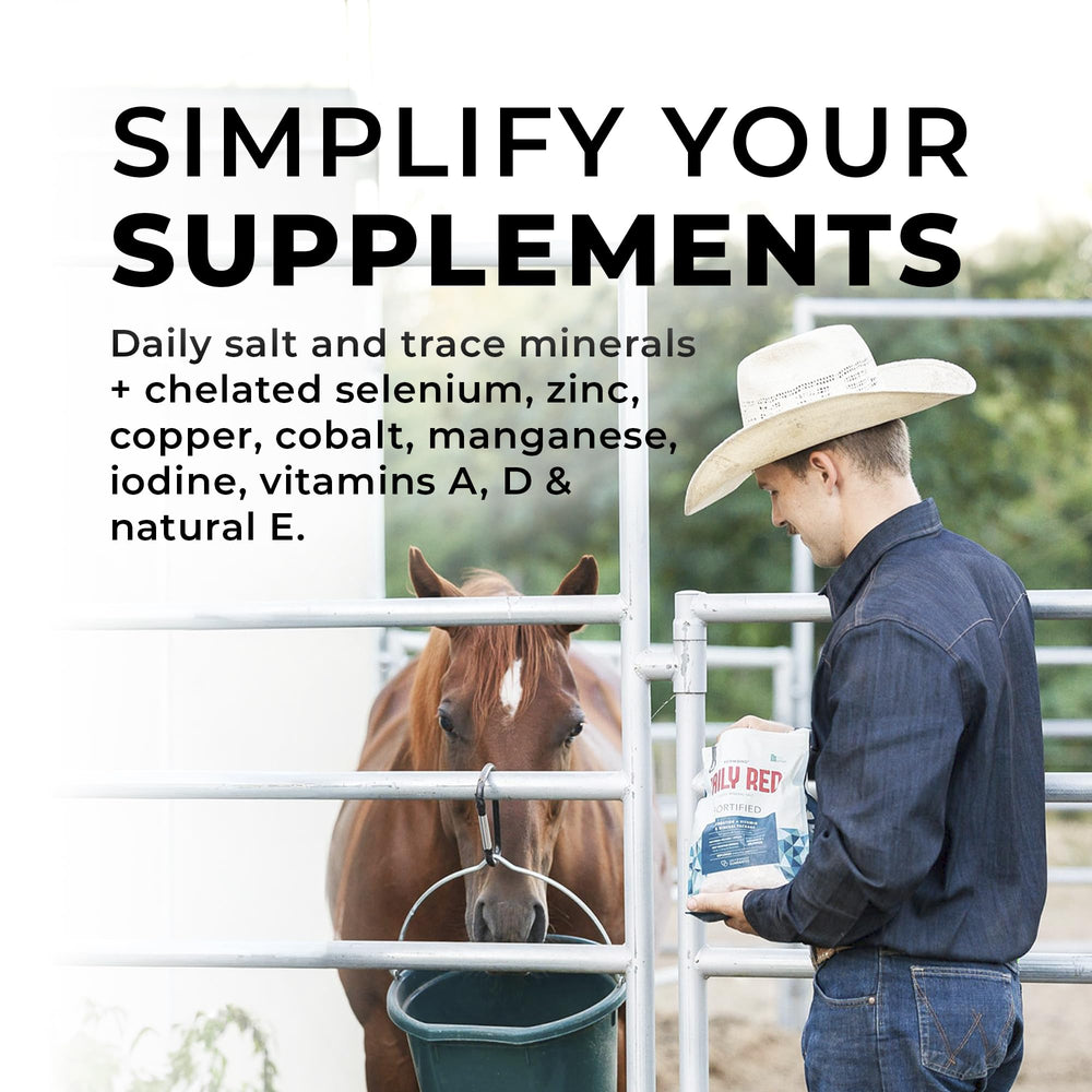 REDMOND Daily Red scoop demonstrates easy, consistent daily dosing.
