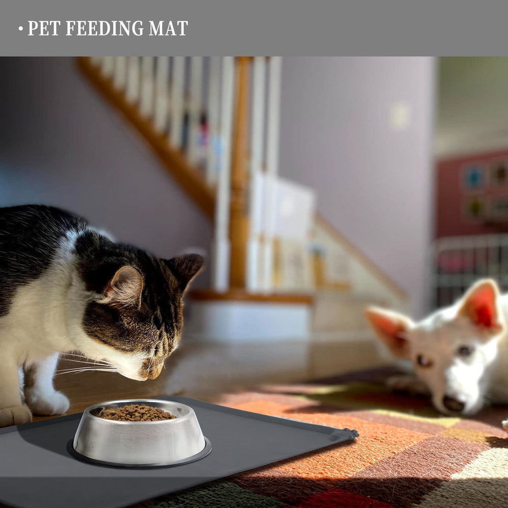 Reopet easy-clean mat is machine washable after messy meals.