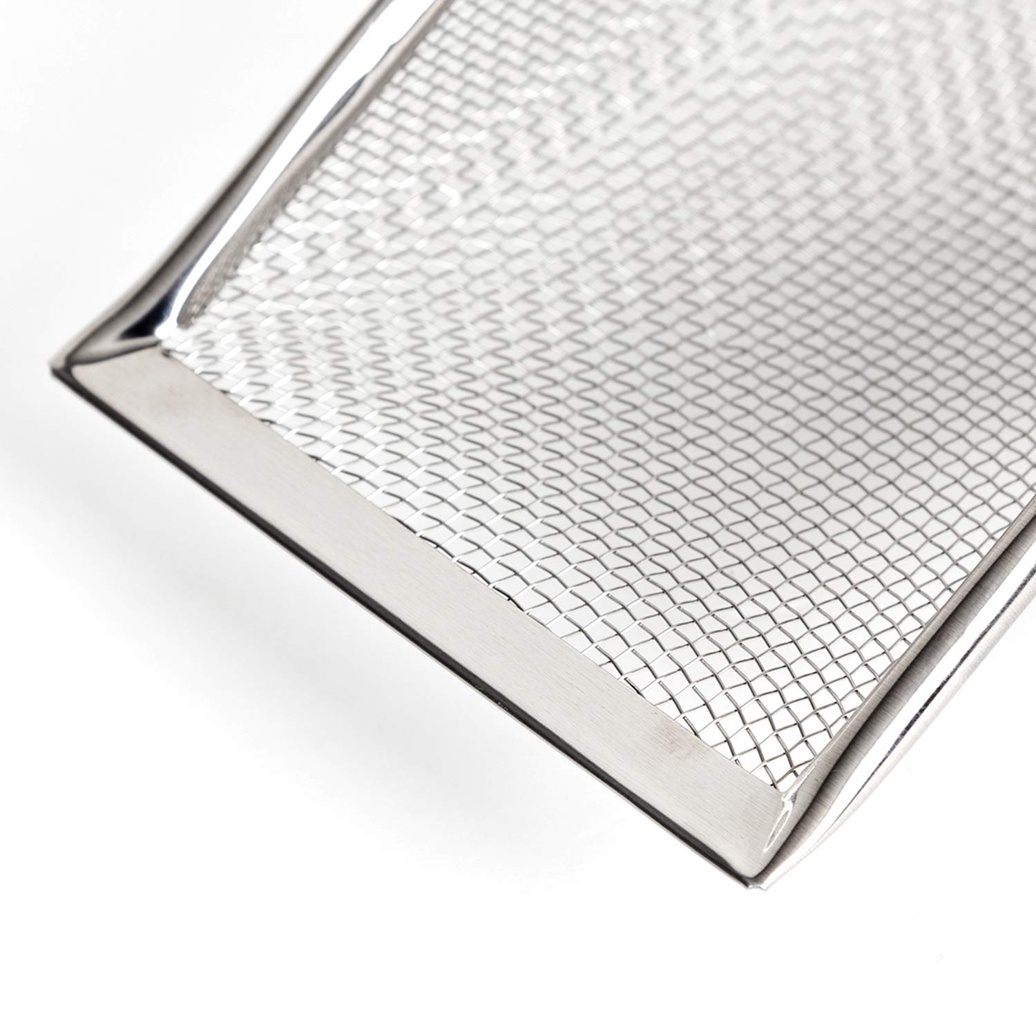 REPTI ZOO reptile-substrate corner cleaning demonstrates precise corner access in terrariums.