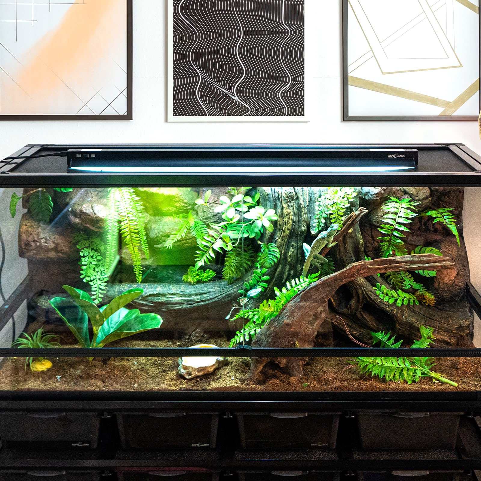 REPTI ZOO versatile installation fits wooden enclosures, terrariums, or full-air cages