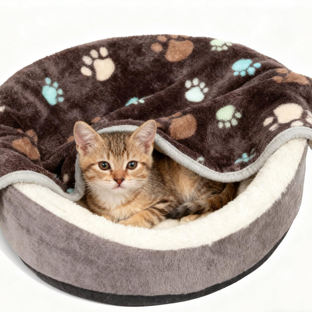 Retainbre dog blanket paw prints washable emphasizes machine washable convenience.