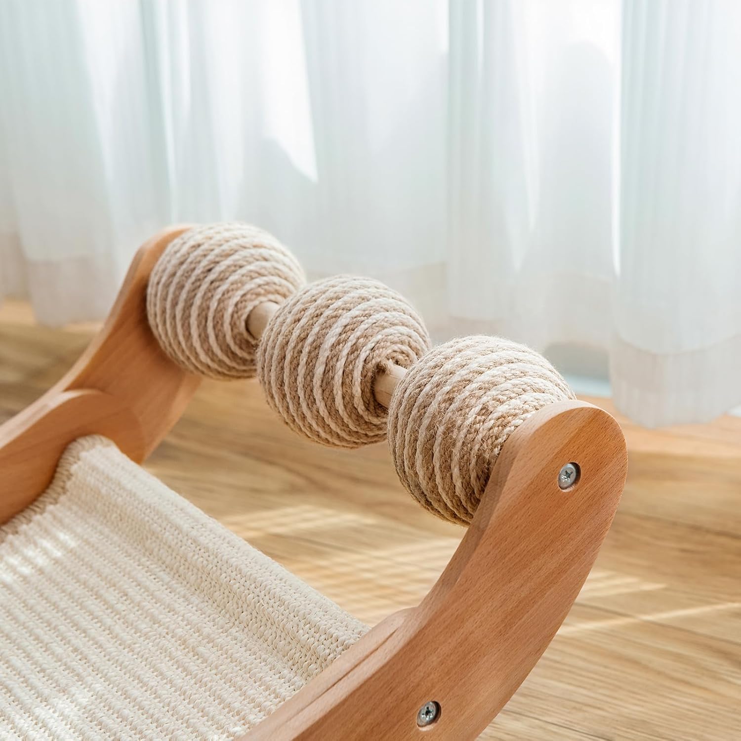 RizzQi crafted with 100% natural sisal for healthy claws and furniture protection.