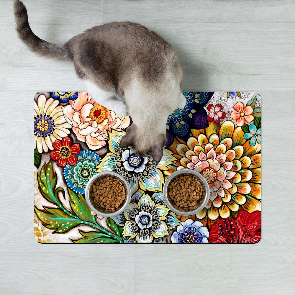 Rnivvi dog food mat protects floors and adds decorative appeal.