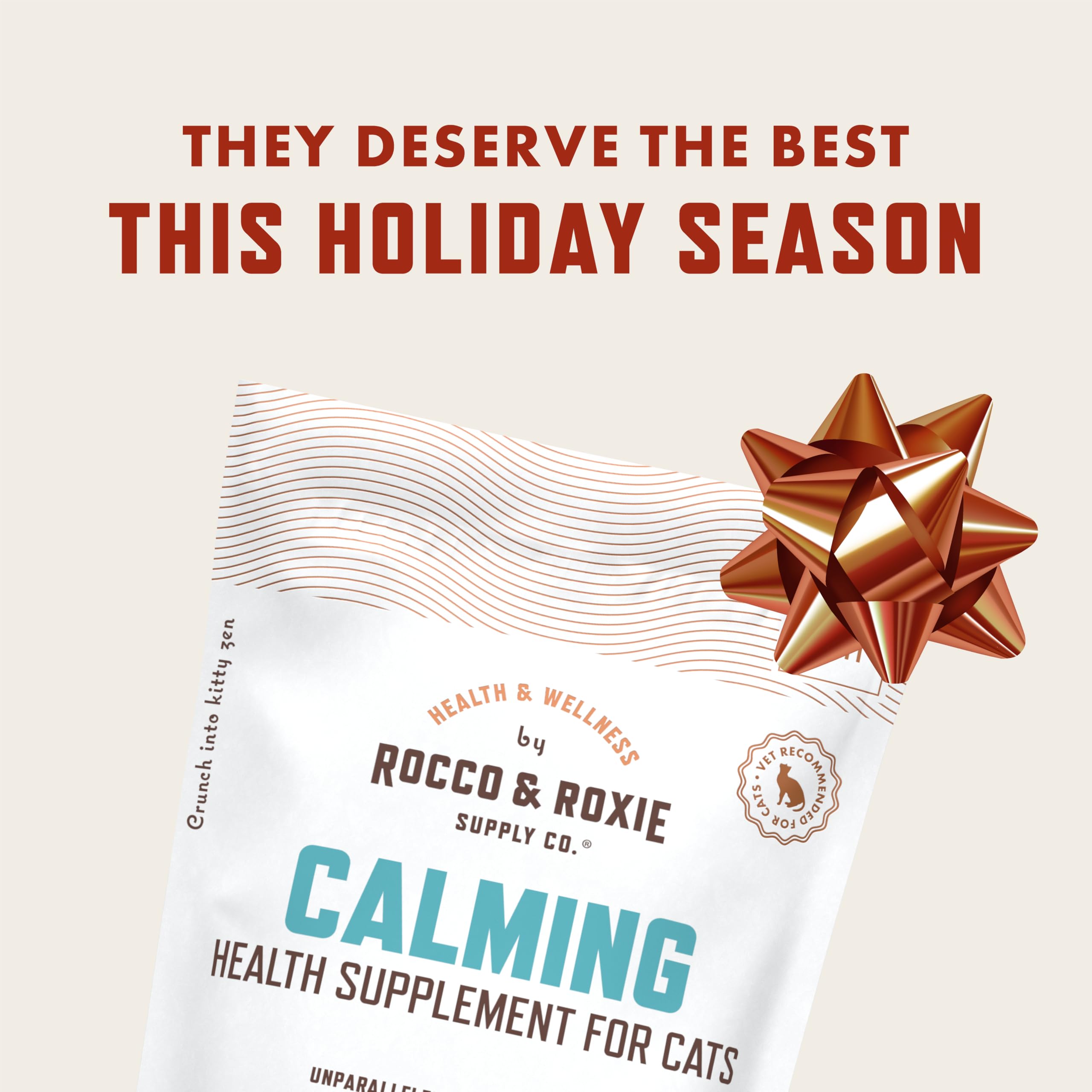 Rocco & Roxie cat calming treats chicken flavor close-up, inviting chew that eases travel nerves.