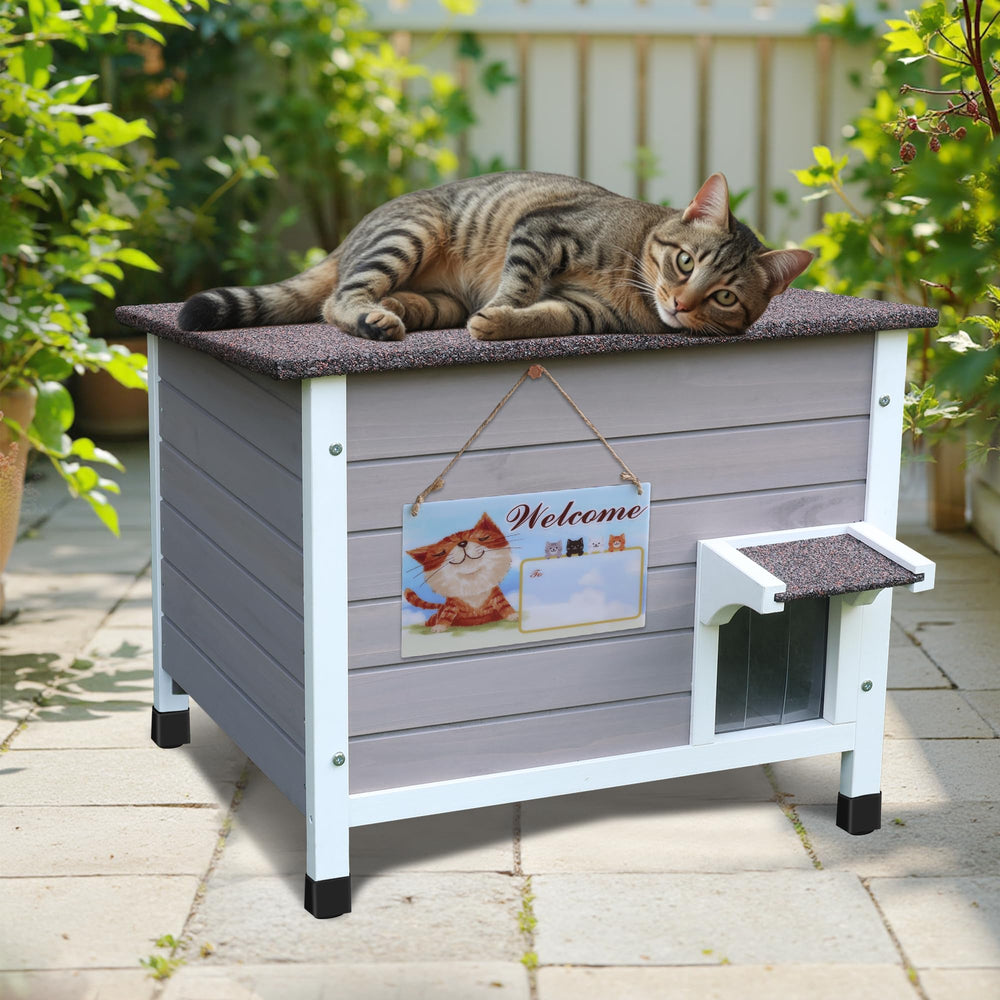 Rockever winter shelter creates a cozy space for outdoor cats.