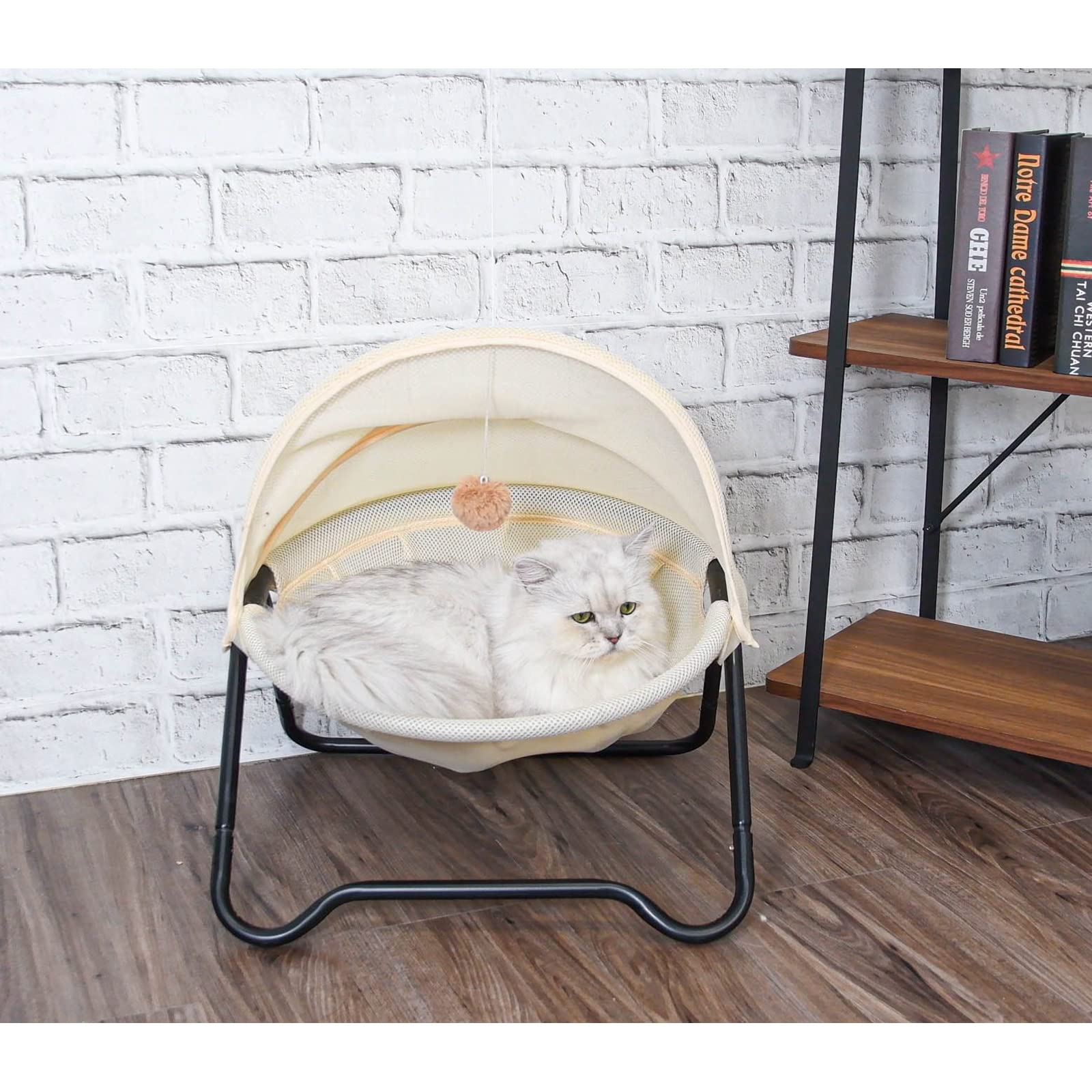 ROGSOUTH indoor-outdoor cat bed suits homes and travel.