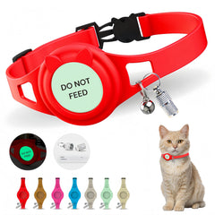 ROOMI hypoallergenic cat collar close-up showing skin-friendly materials for sensitive cats.