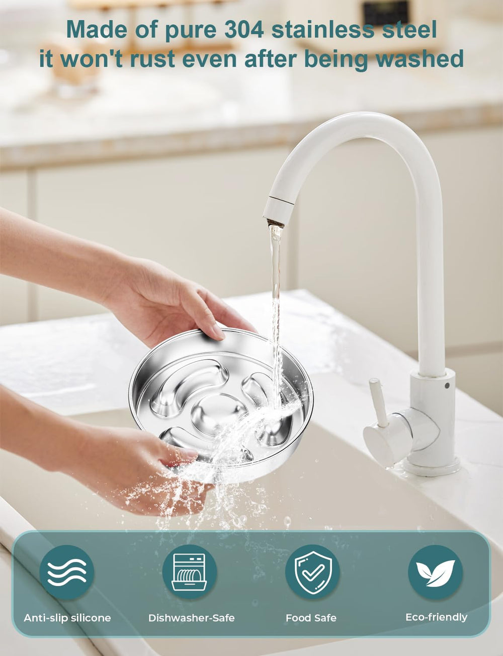 RooXchowla medium-to-large dog use image illustrates easy-access shallow design.