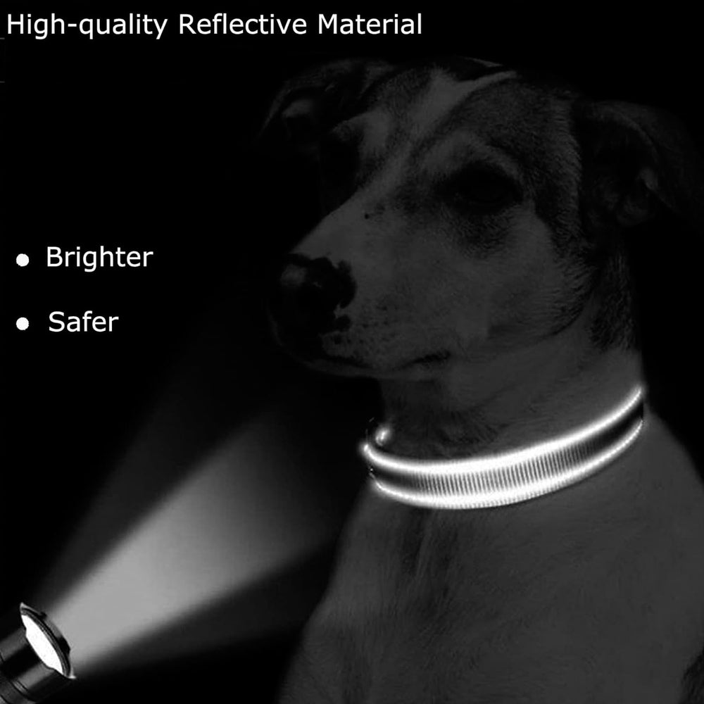 Roses&Poetry quick-release buckle offers easy one-handed securing for quick dressing.