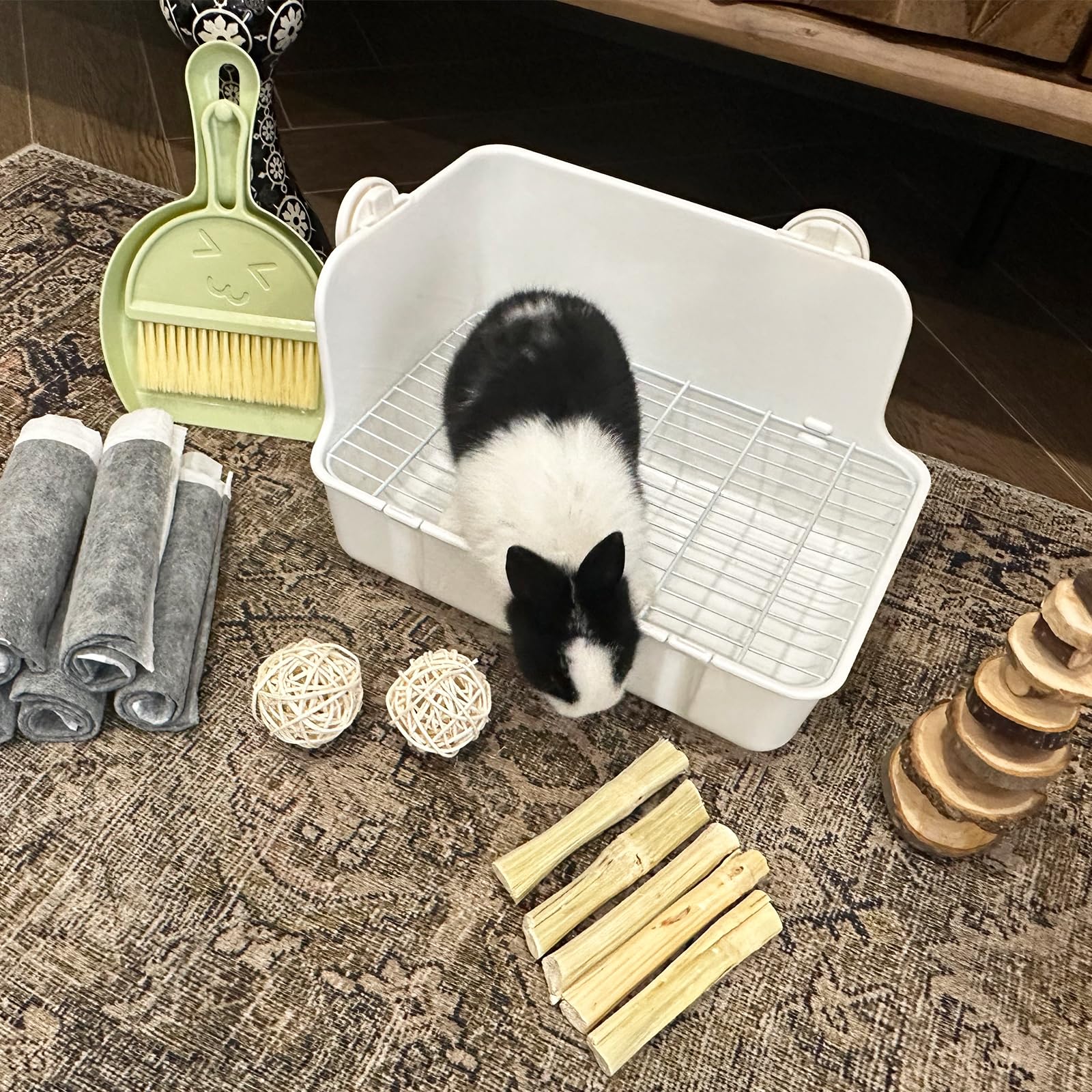 RubyHome Rabbit Litter Box high sides prevent spills and wall mess