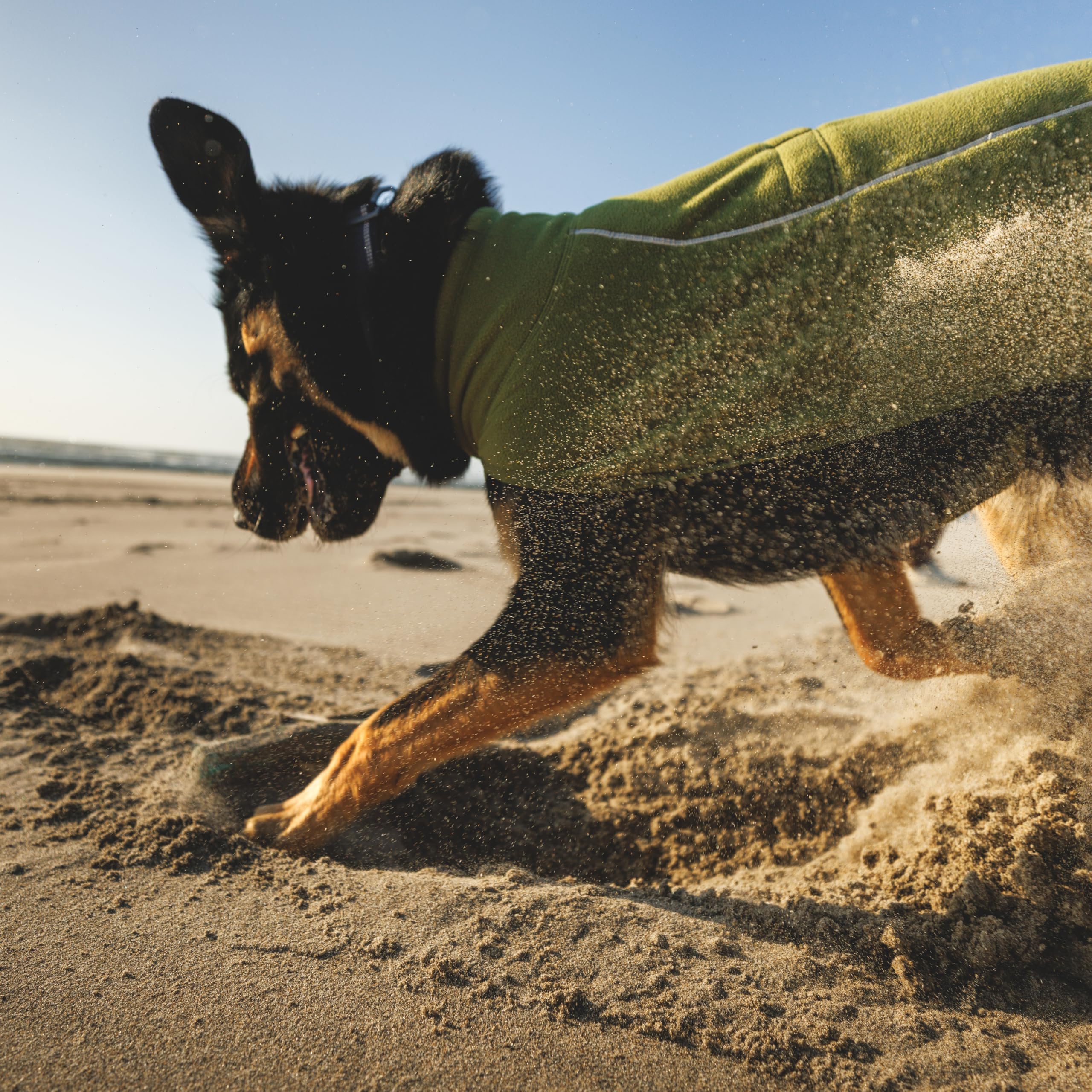Ruffwear Climate Changer quick-dry fleece stays breathable after moisture during adventures.