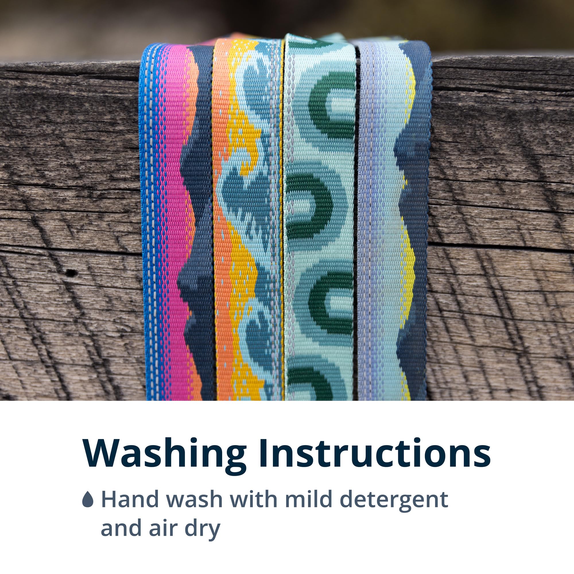 Ruffwear Crag Collar adapts to 14-20 inch necks for versatile sizing.