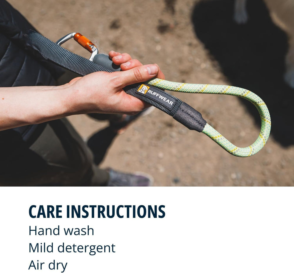 Ruffwear Knot-a-Long leash swiveling mechanism reduces twists and tangles.
