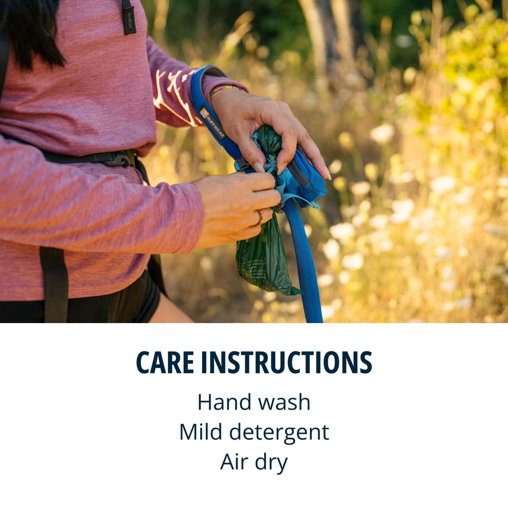 Ruffwear Stash Bag Mini cinch loop secures full bags and keeps hands free.